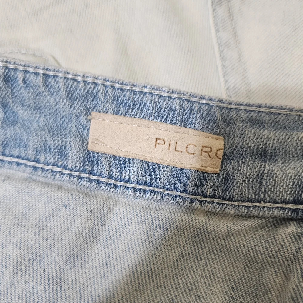 anthropologie PILCRO size 30‎ Daisy Dukes Shortie Denim Shorts Frayed Light Wash